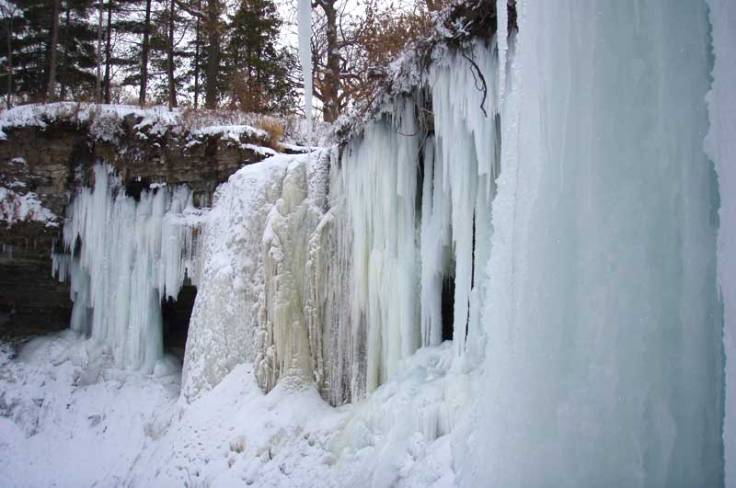 frozen_waterfall_3